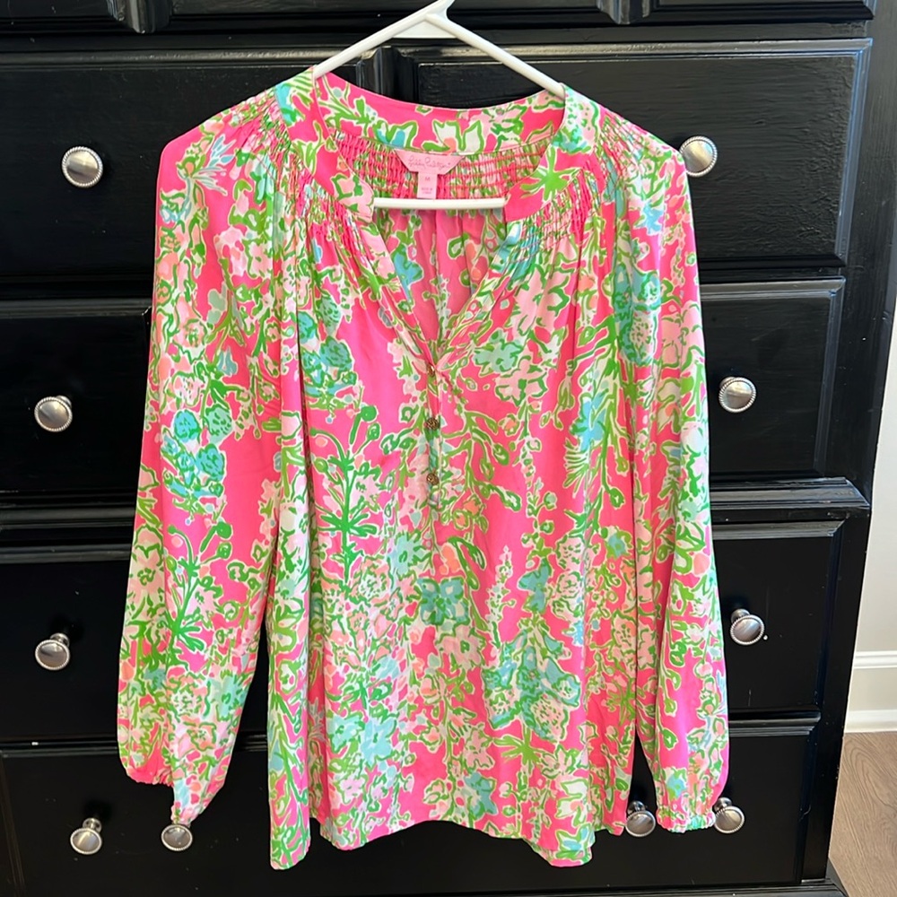 Women’s Lilly Pulitzer top size M